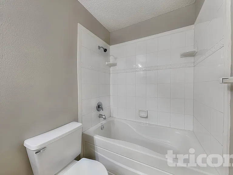 2415 Woody Trace Ln — Photo 13