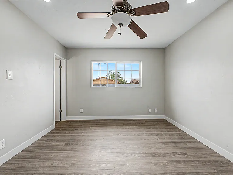 416 W Ivanhoe Pl — Photo 12