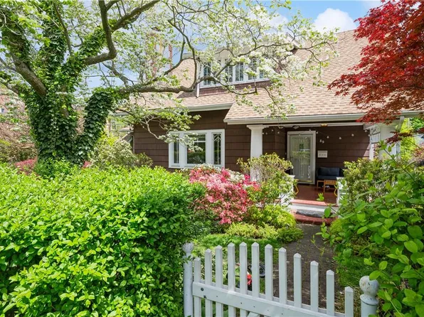 89 Farragut Avenue, Hastings-on-Hudson, NY 10706