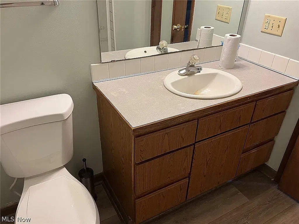 2 bed, $1,325 — Photo 4