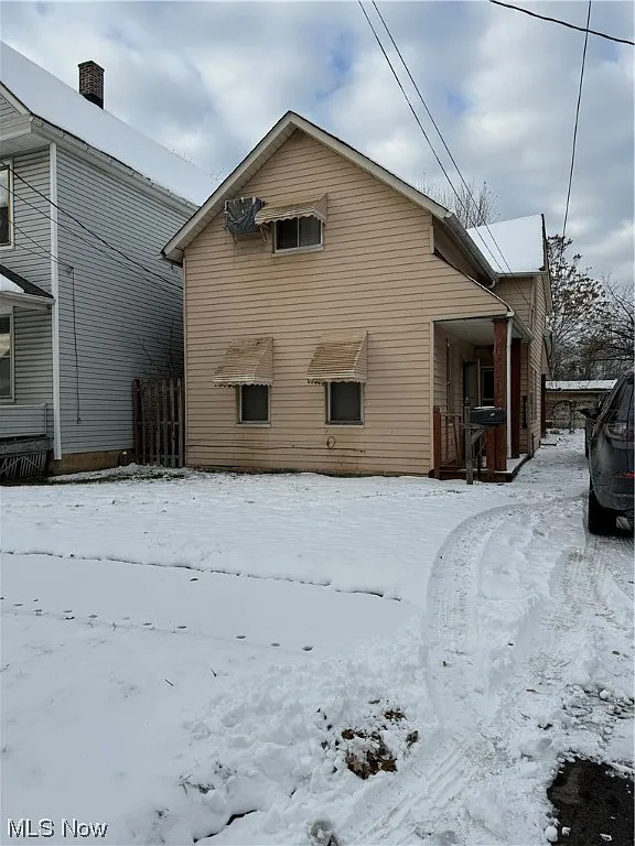 7127 Deveny Ave photo 1