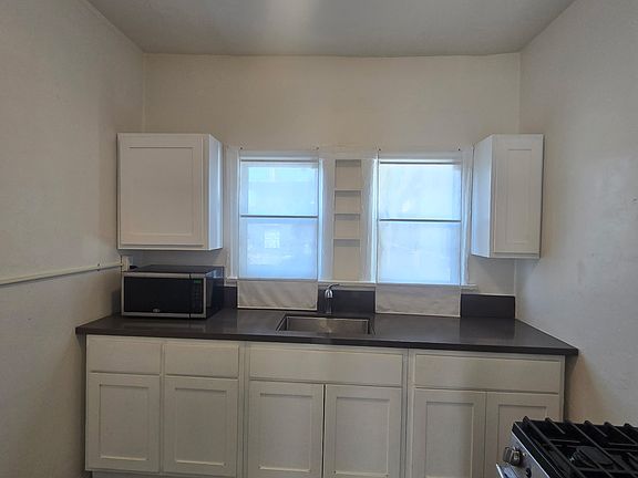 3rd image of 1128 N New Hampshire Ave #1