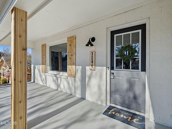 3rd image of 3204 Bloomfield Cir