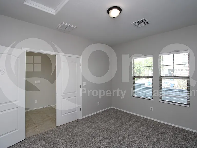 1611 W Tombstone Trl — Photo 13