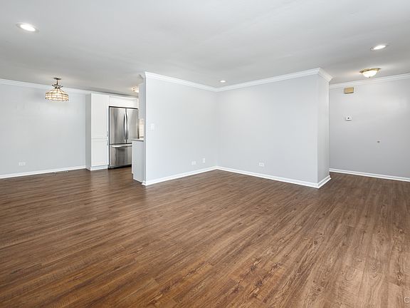 4th image of 1113 Stoughton Ct #1113