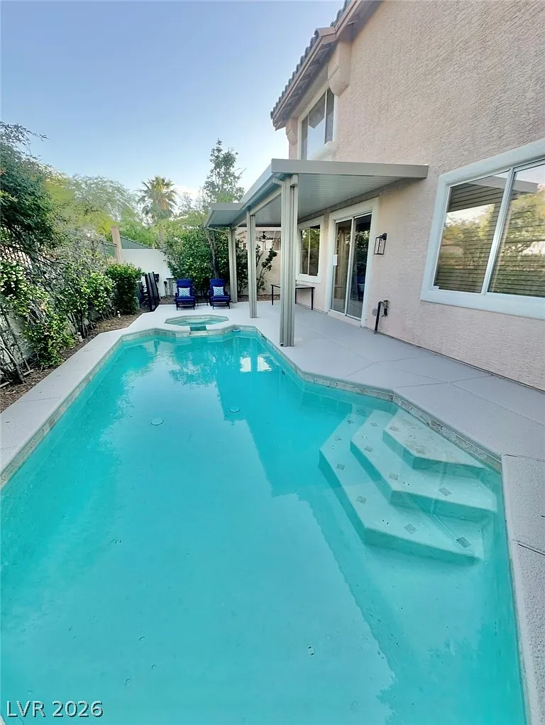 4 bed, 2.5 bath, 2359 sqft, $3,995 — Photo 2