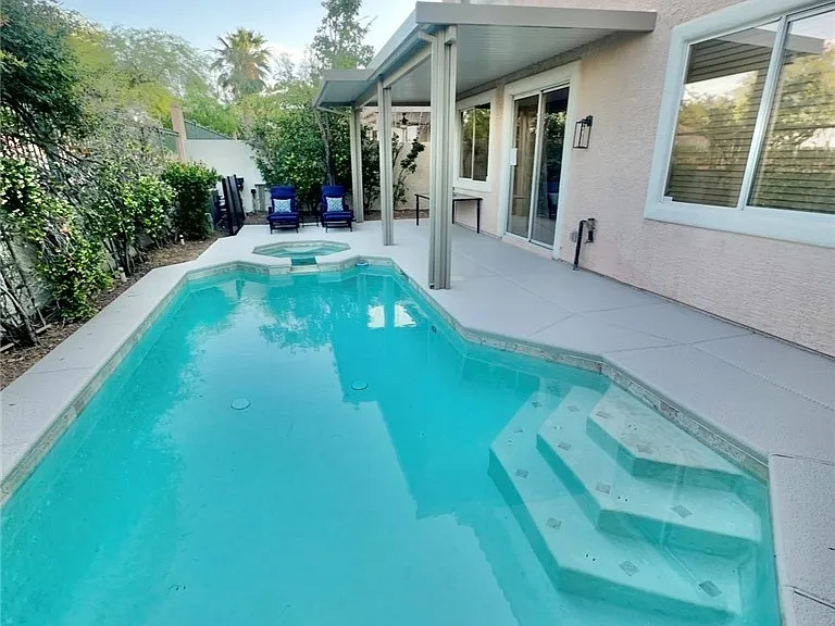 10637 Turquoise Valley Dr — Photo 2