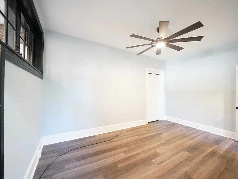 402 N Church St — Photo 11