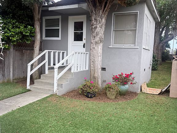 4th image of 2415 W Carson St