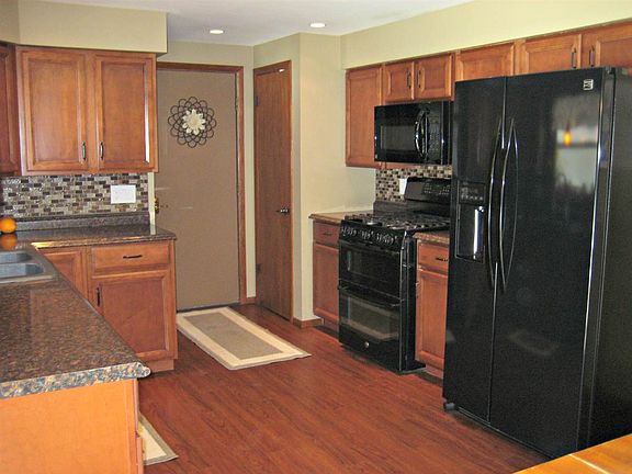 3rd image of 5810 Wintergreen Dr