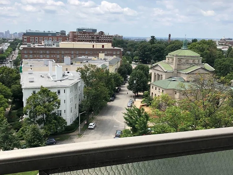 1 E University Pkwy #1001 — Photo 12