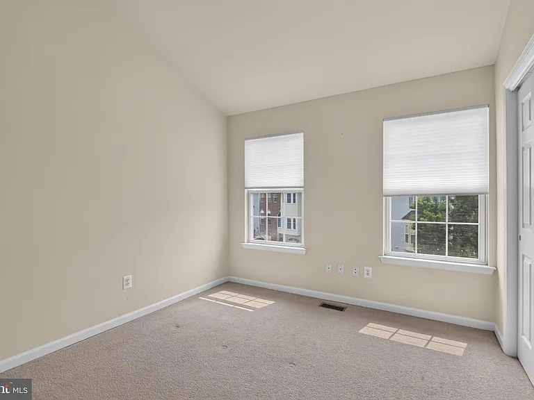5166 Ballycastle Cir — Photo 36