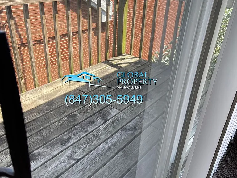 267 E Grand Ave — Photo 19