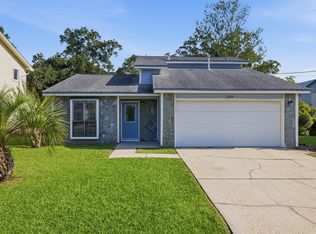 109 Crystal Lake Ln, Valparaiso, FL 32580