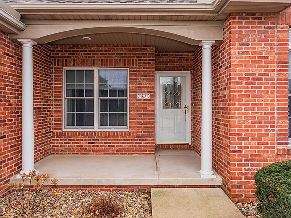 3rd image of 33 Arbor Ct #0