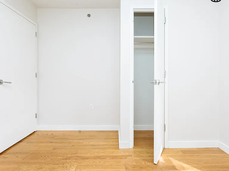 100 Dupont St #1G — Photo 24