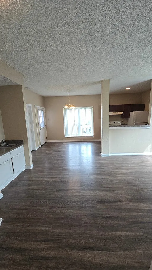 Building Photo - 4288 Bass Pro Dr