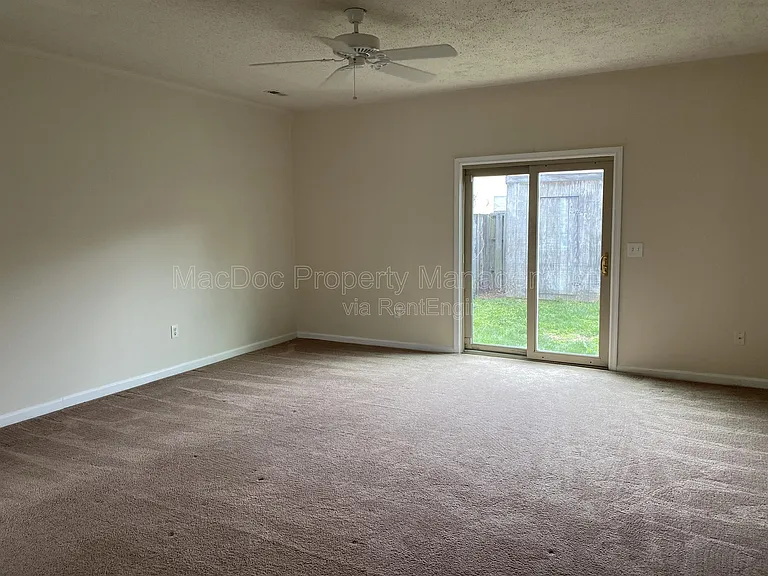 2909 Broyhill Ct — Photo 8