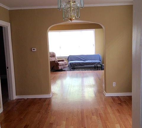 3rd image of 7522 S Dorchester Ave