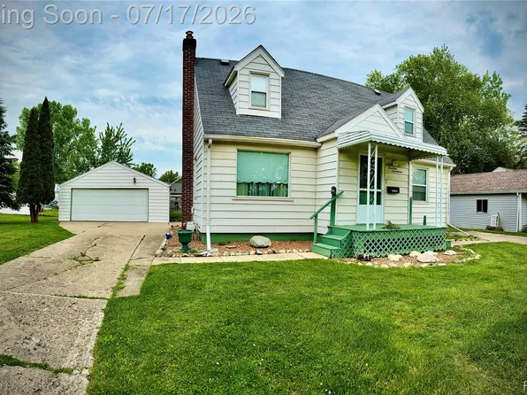 1417 Proper Ave, Burton, MI 48529