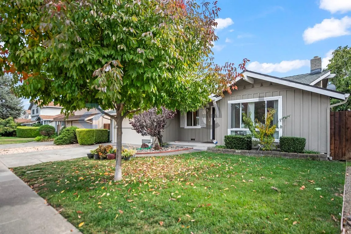 4 bed, 1420 sqft, $5,097 — Photo 2