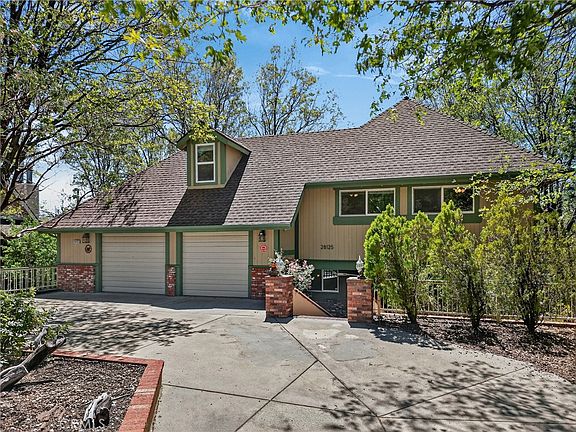 3rd image of 28125 Geneva Ln