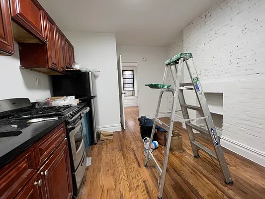 Rented by Bond New York | media 22