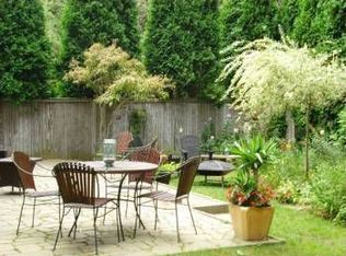 42 Camden Rd, Narragansett, RI 02882