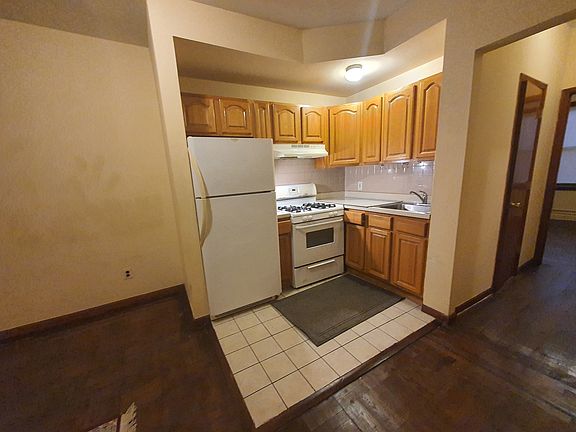 2nd image of 124 Storms Ave #3N