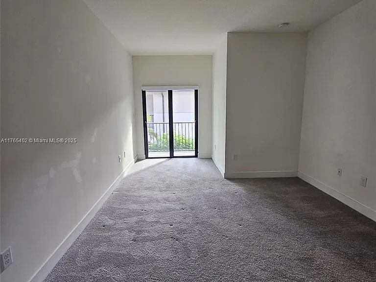 4645 NW 83rd Pkwy — Photo 36