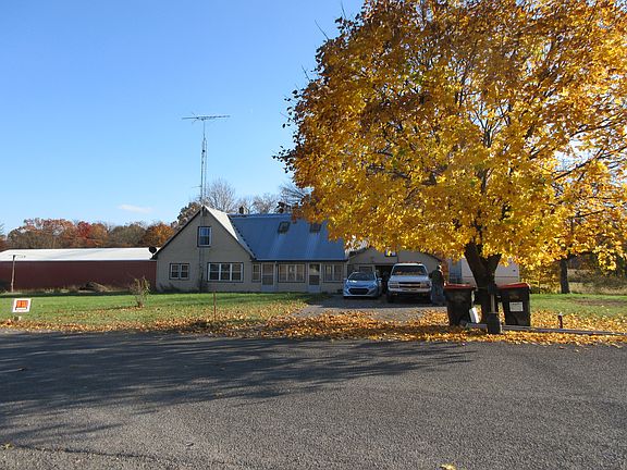 Front of House, photo 2