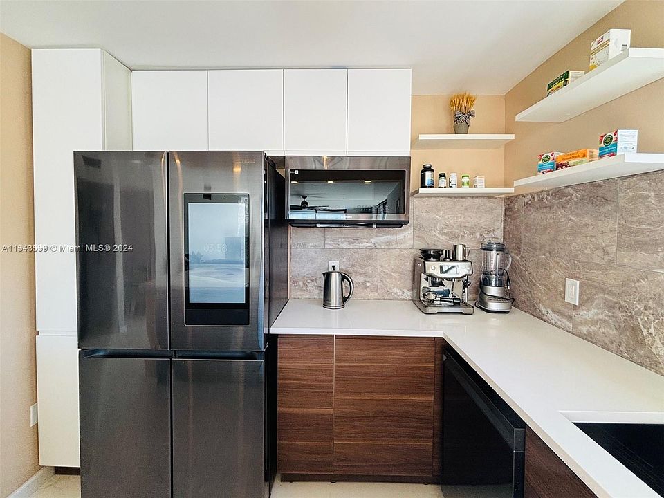 1st image of 4000 NE 170th St APT 400