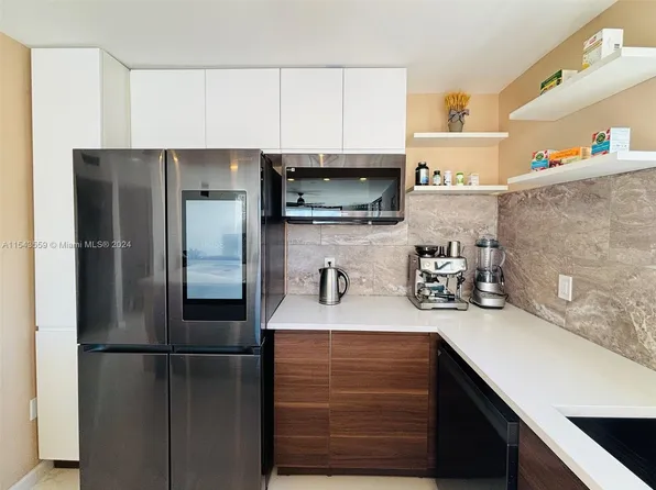 4000 NE 170th St APT 400, North Miami Beach, FL 33160