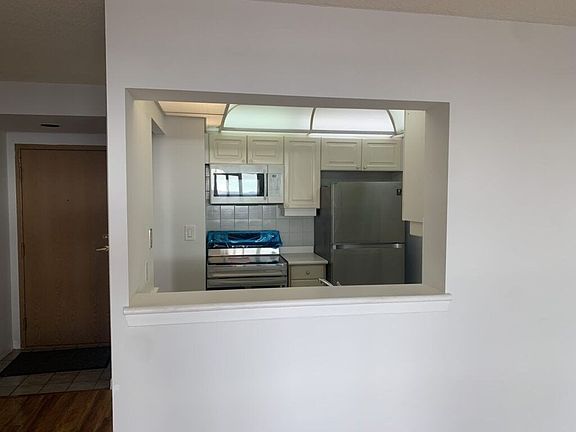 5th image of 88 Corporate Dr #2505