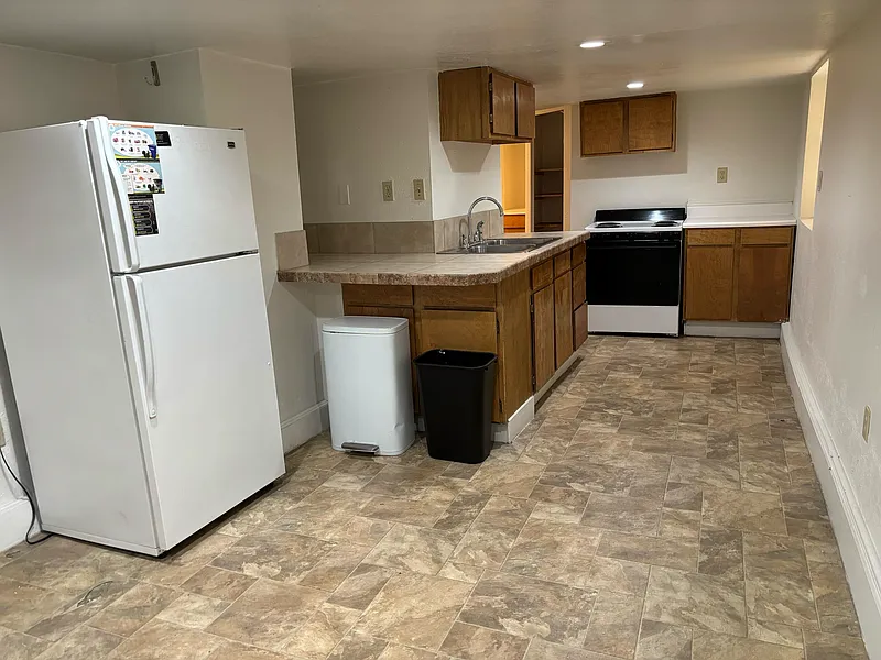 2 bed, 1.0 bath, 1200 sqft, $1,190 — Photo 2