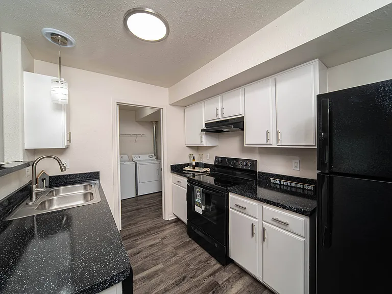 Riverwood Luxury Apartments — Photo 6