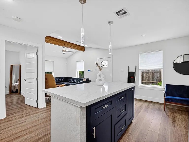 1119 Panama St — Photo 14