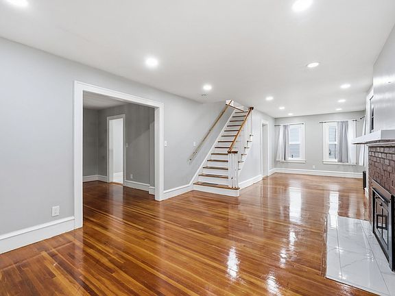 4th image of 43 Eddywood St