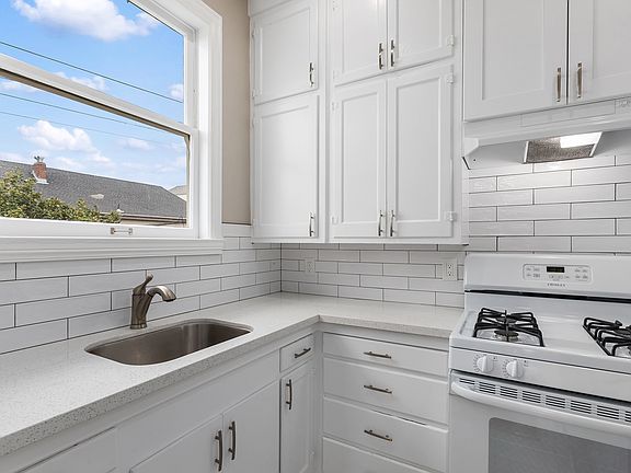5th image of 2774 Franklin St APT 9