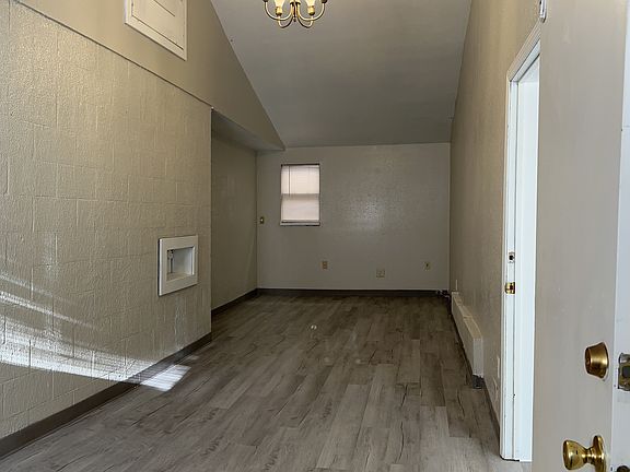 3rd image of 1500 W 7th St #3