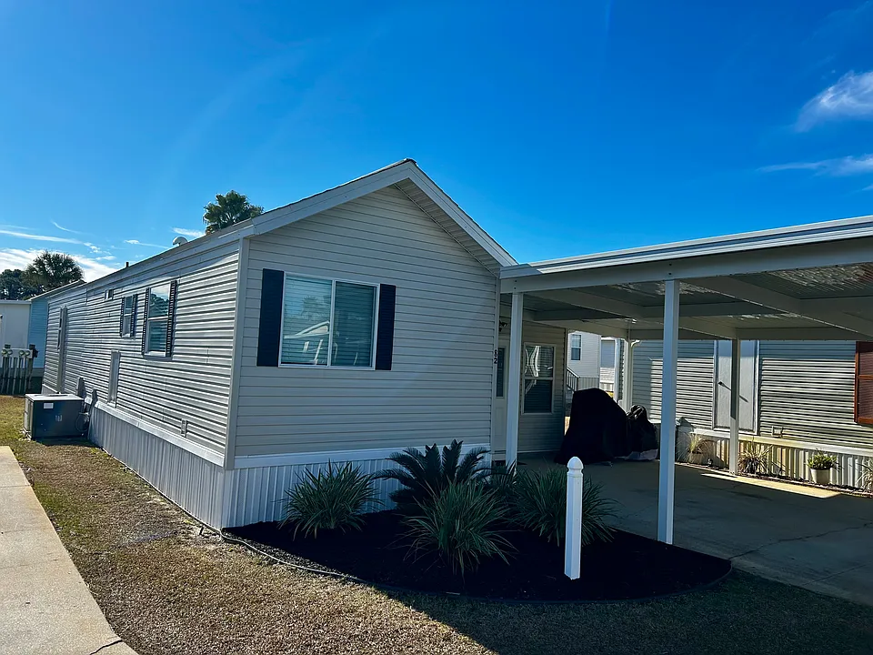 1219 Navy Blvd #82
