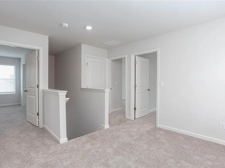 131 Landsdowne Way — Photo 30