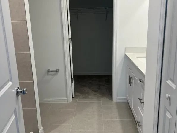 19501 Fairhill Ct, Lehigh Acres, FL 33974