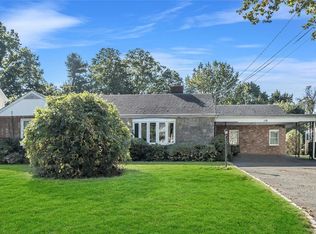 119 Woolsey Ave, Glen Cove, NY 11542