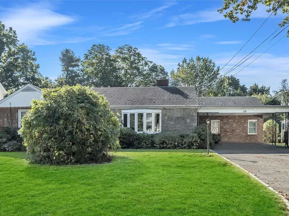 119 Woolsey Avenue, Glen Cove, NY 11542