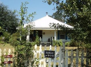 157 Cecil Smith Rd, Carriere, MS 39426