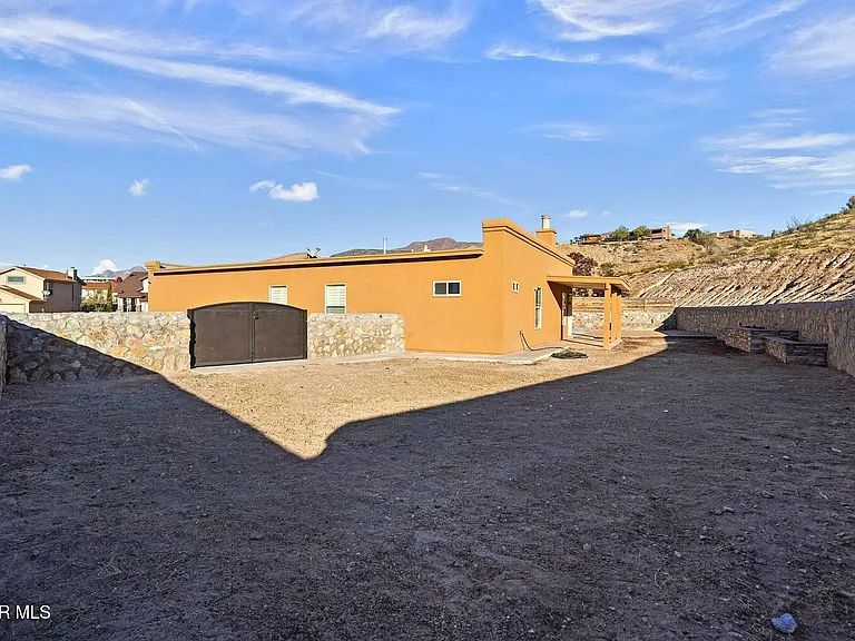 1451 Senda Del Sol Ln — Photo 29