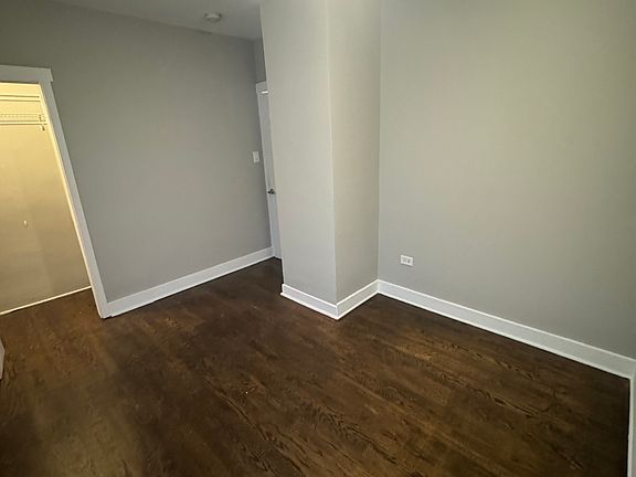 4th image of 3858 N Whipple St #1R