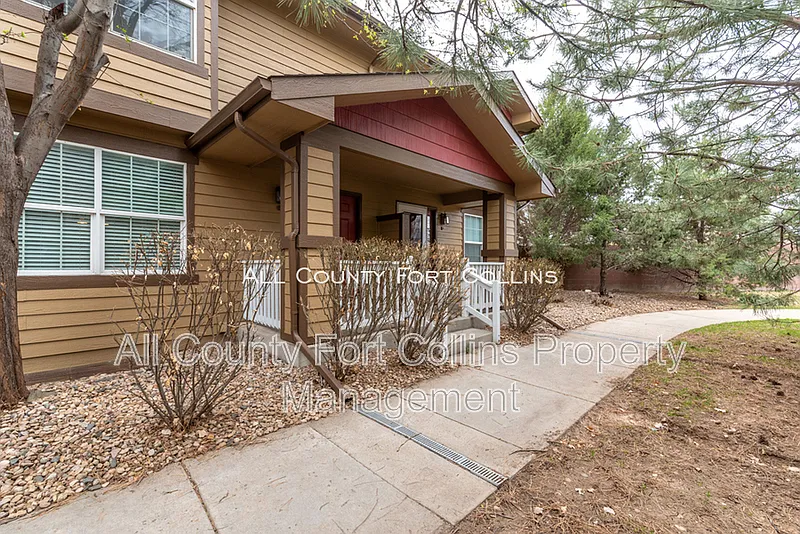 2 bed, 2.0 bath, 1233 sqft, $1,800 — Photo 1