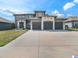 8008 S 193rd St, Gretna, NE 68028